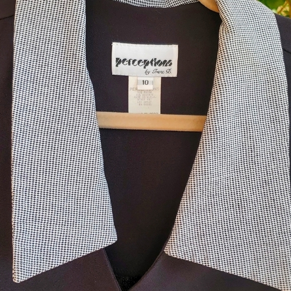 PERCEPTIONS BY IRENE B VINTAGE, DOUBLE BREASTED, SLEEVELESS WOMEN BLOUSE SIZE 10 - Picture 2 of 4